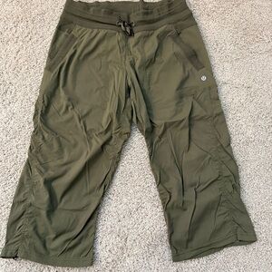 Lululemon Dance Studio Mid-Rise Cropped Pant, Size 8